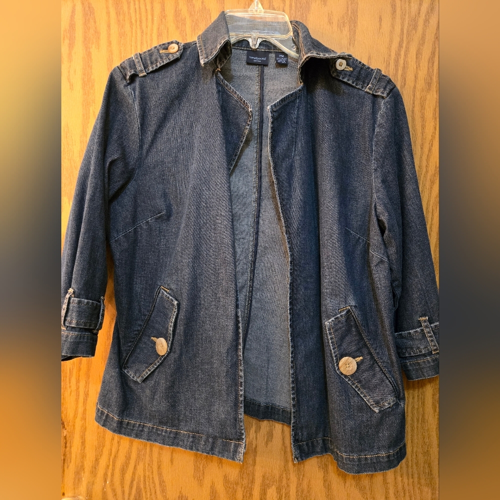 Cute denim blazer/jacket. Petite medium